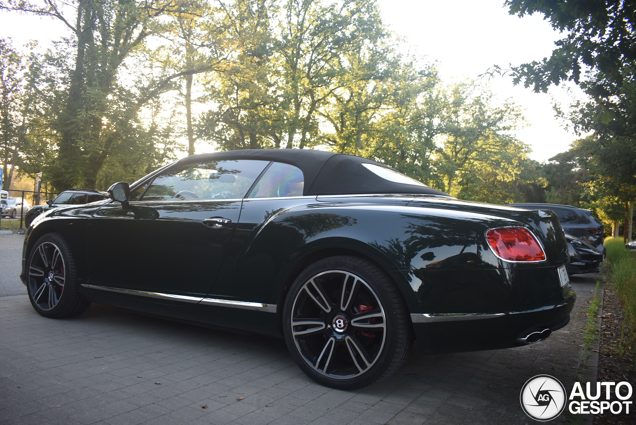 Bentley Continental GTC V8