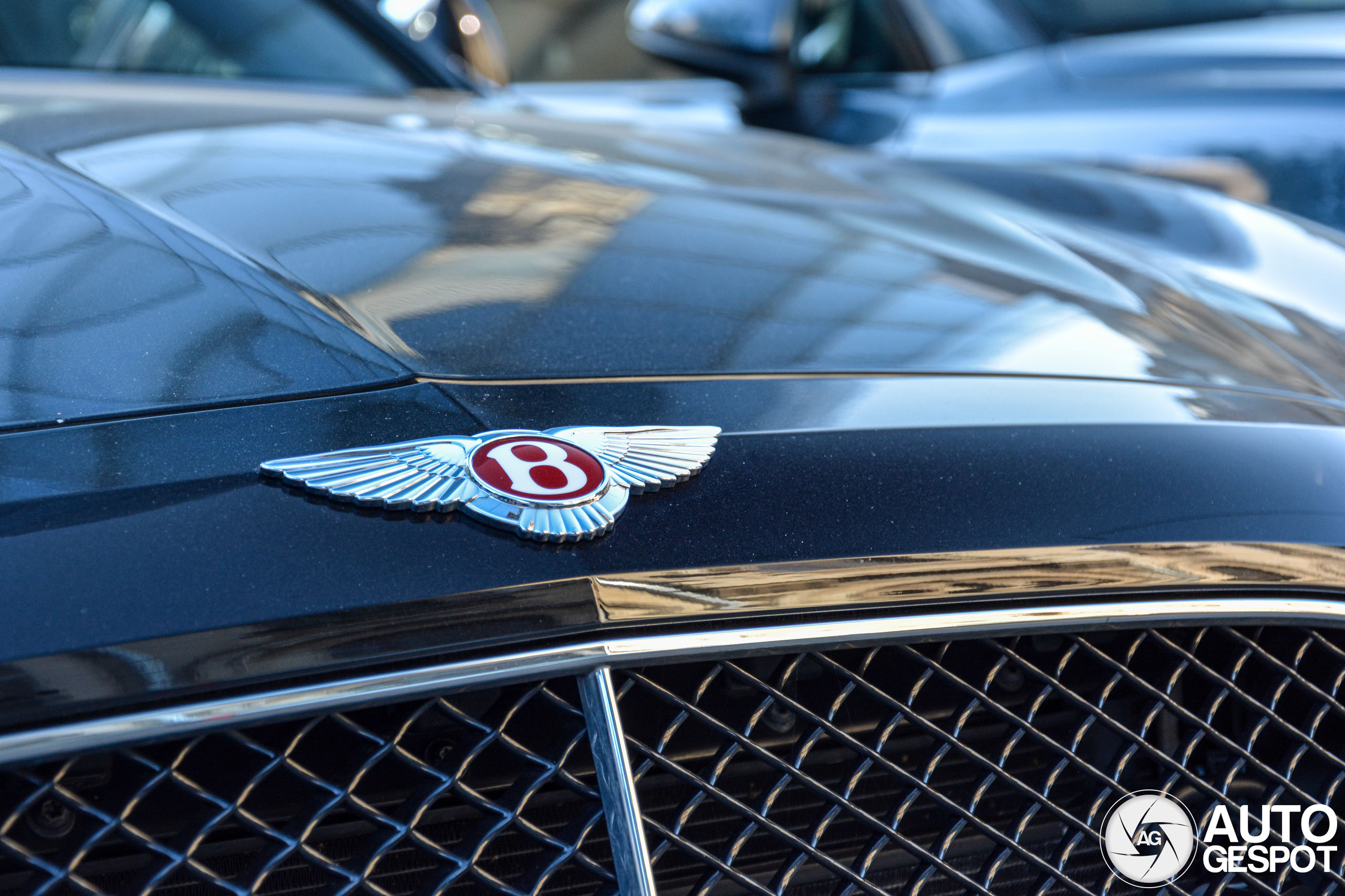 Bentley Flying Spur V8 S