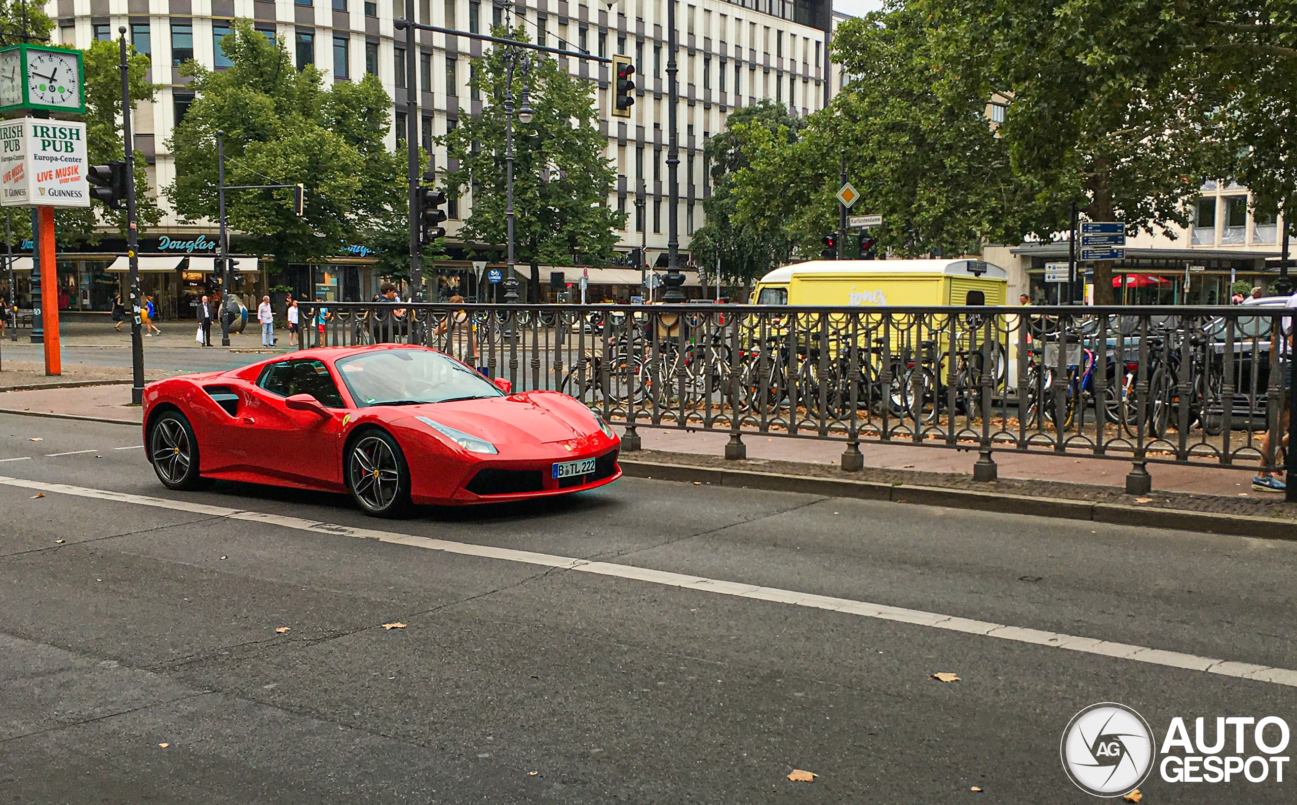 Ferrari 488 Spider