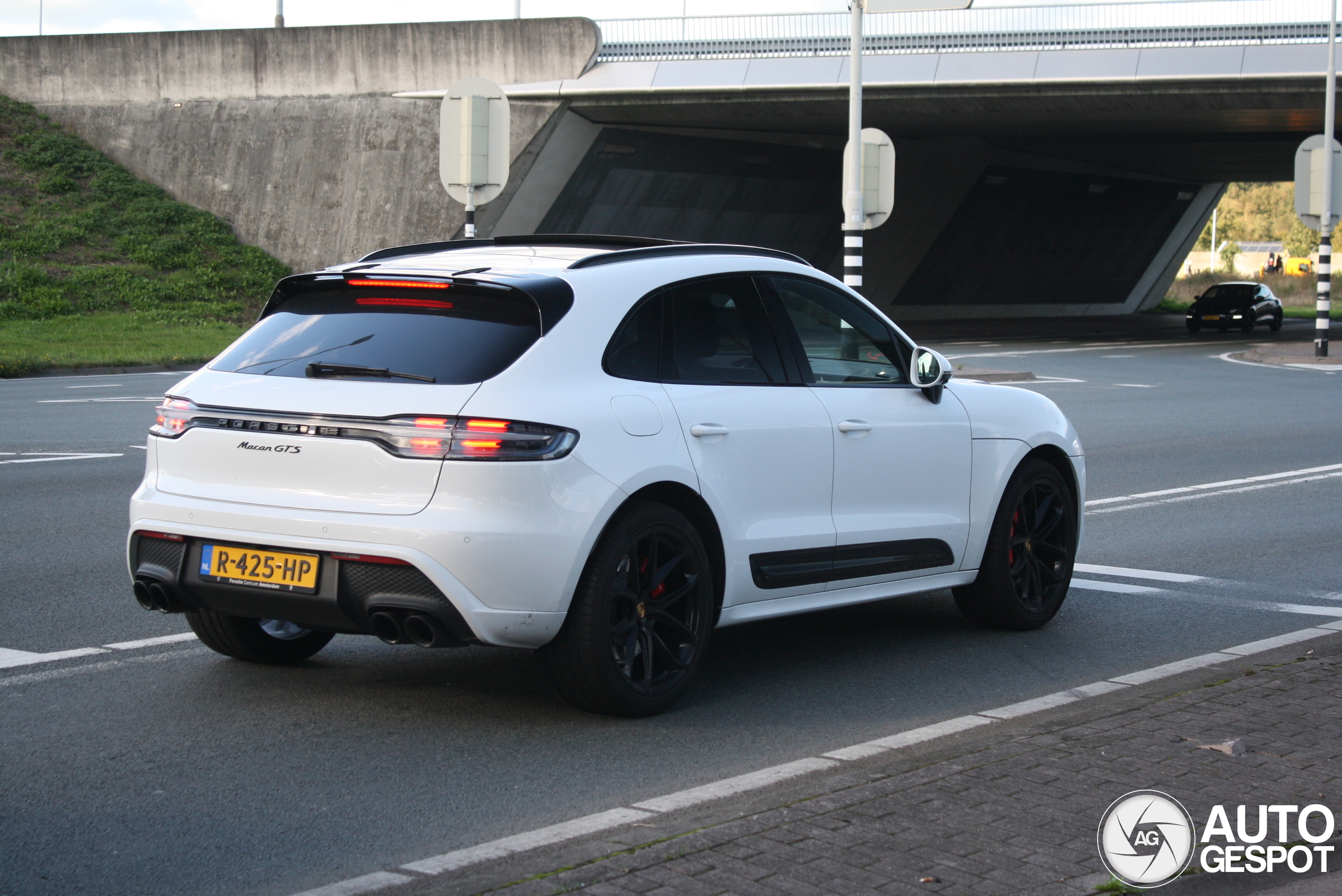 Porsche 95B Macan GTS MkIII