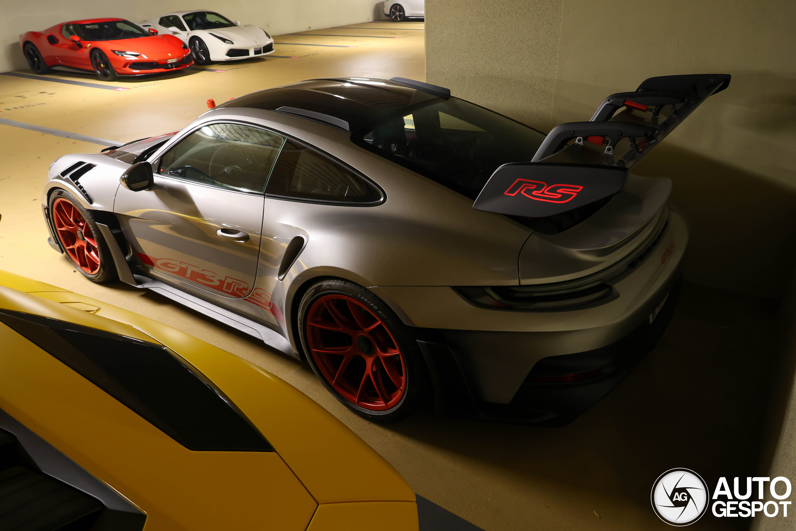 Porsche 992 GT3 RS Weissach Package