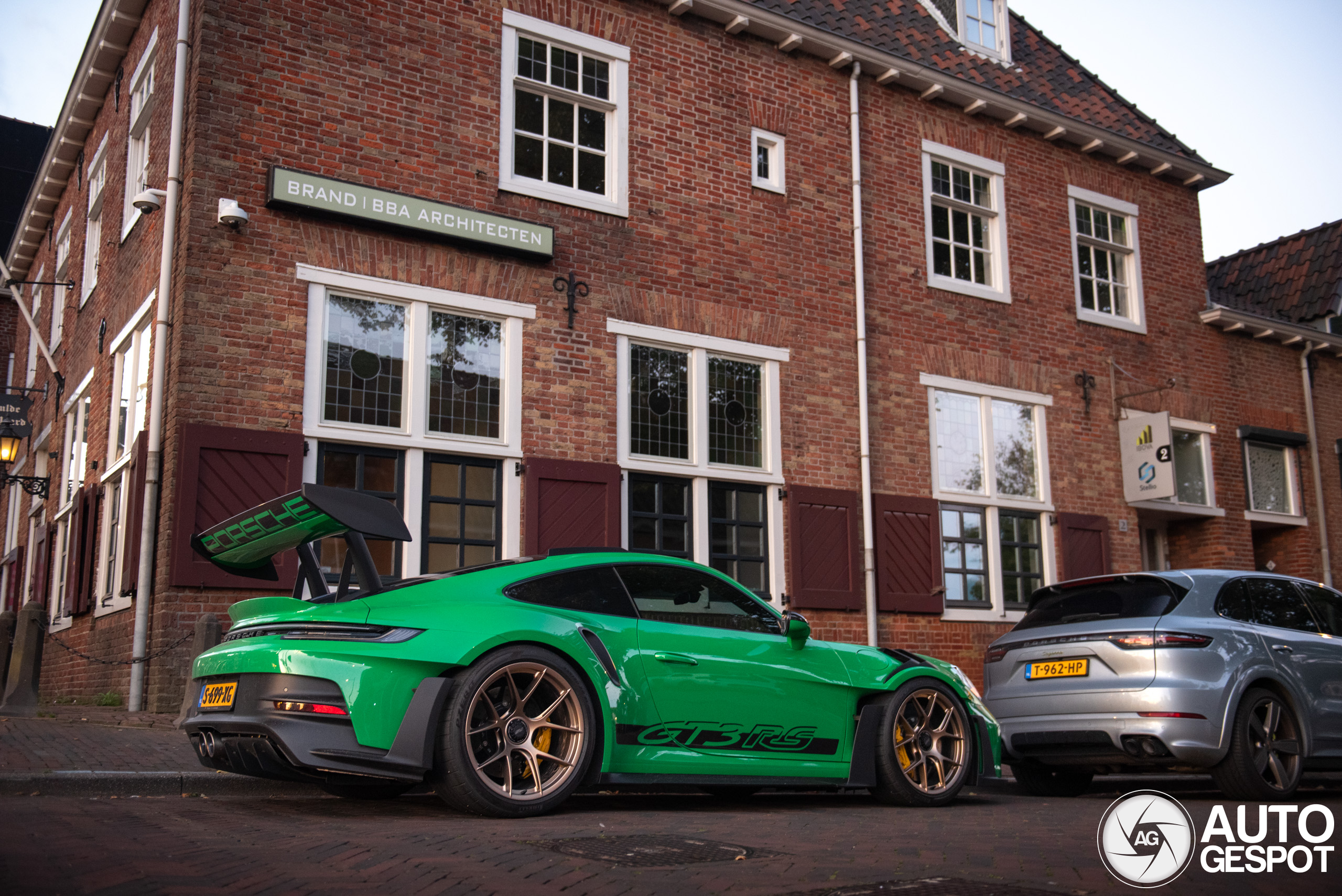 Porsche 992 GT3 RS Weissach Package