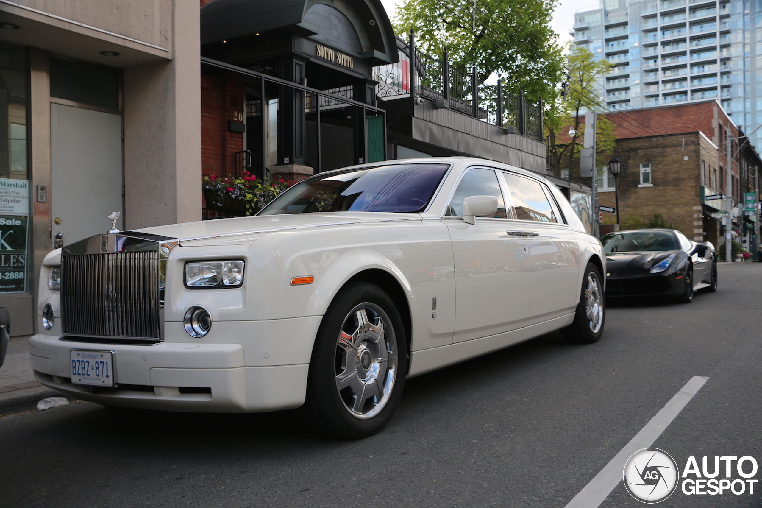 Rolls-Royce Phantom EWB