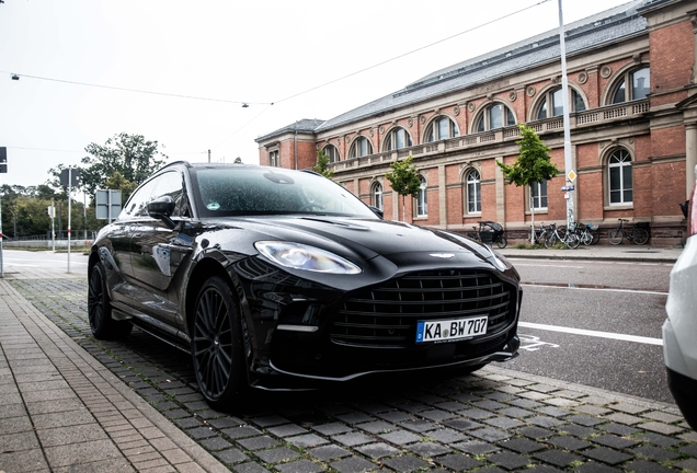 Aston Martin DBX707