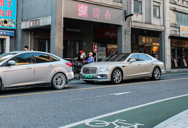 Bentley Flying Spur Hybrid Azure