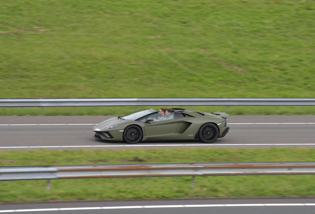 Lamborghini Aventador S LP740-4 Roadster