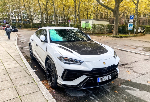 Lamborghini Urus Performante