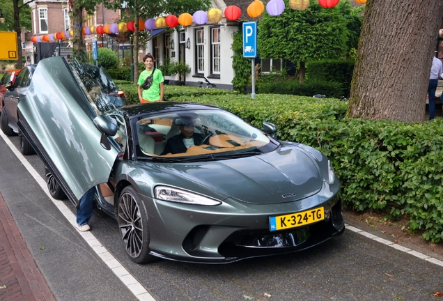 McLaren GT