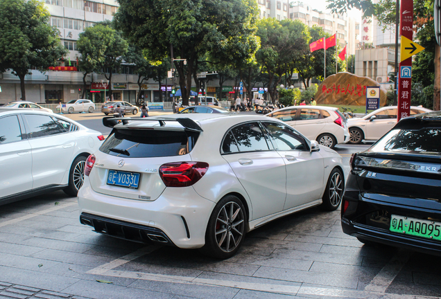 Mercedes-AMG A 45 W176 2015