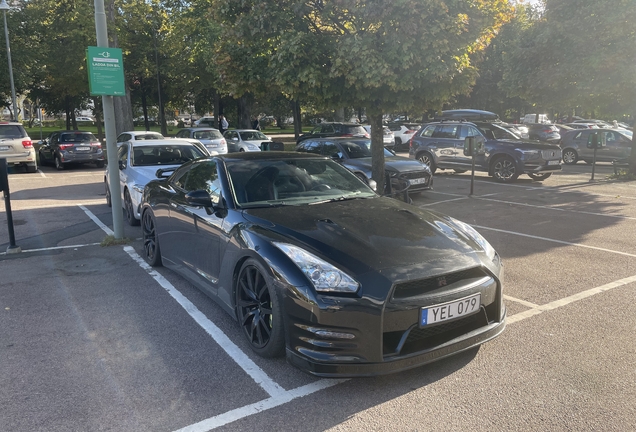 Nissan GT-R 2012