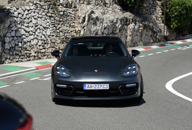 Porsche 971 Panamera Turbo