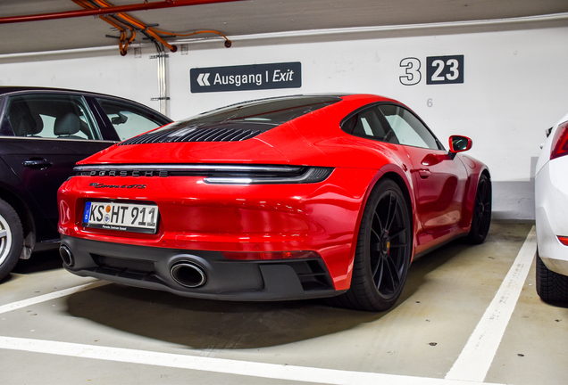 Porsche 992 Carrera 4 GTS