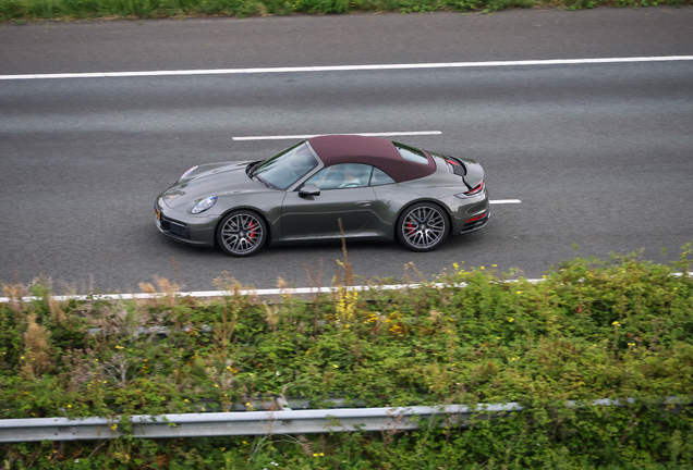 Porsche 992 Carrera 4S Cabriolet