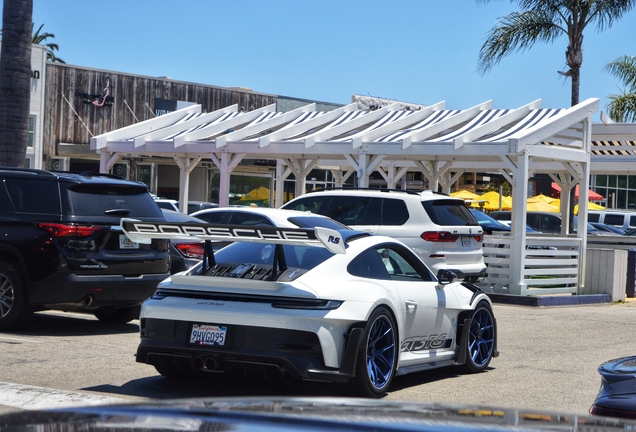 Porsche 992 GT3 RS Weissach Package