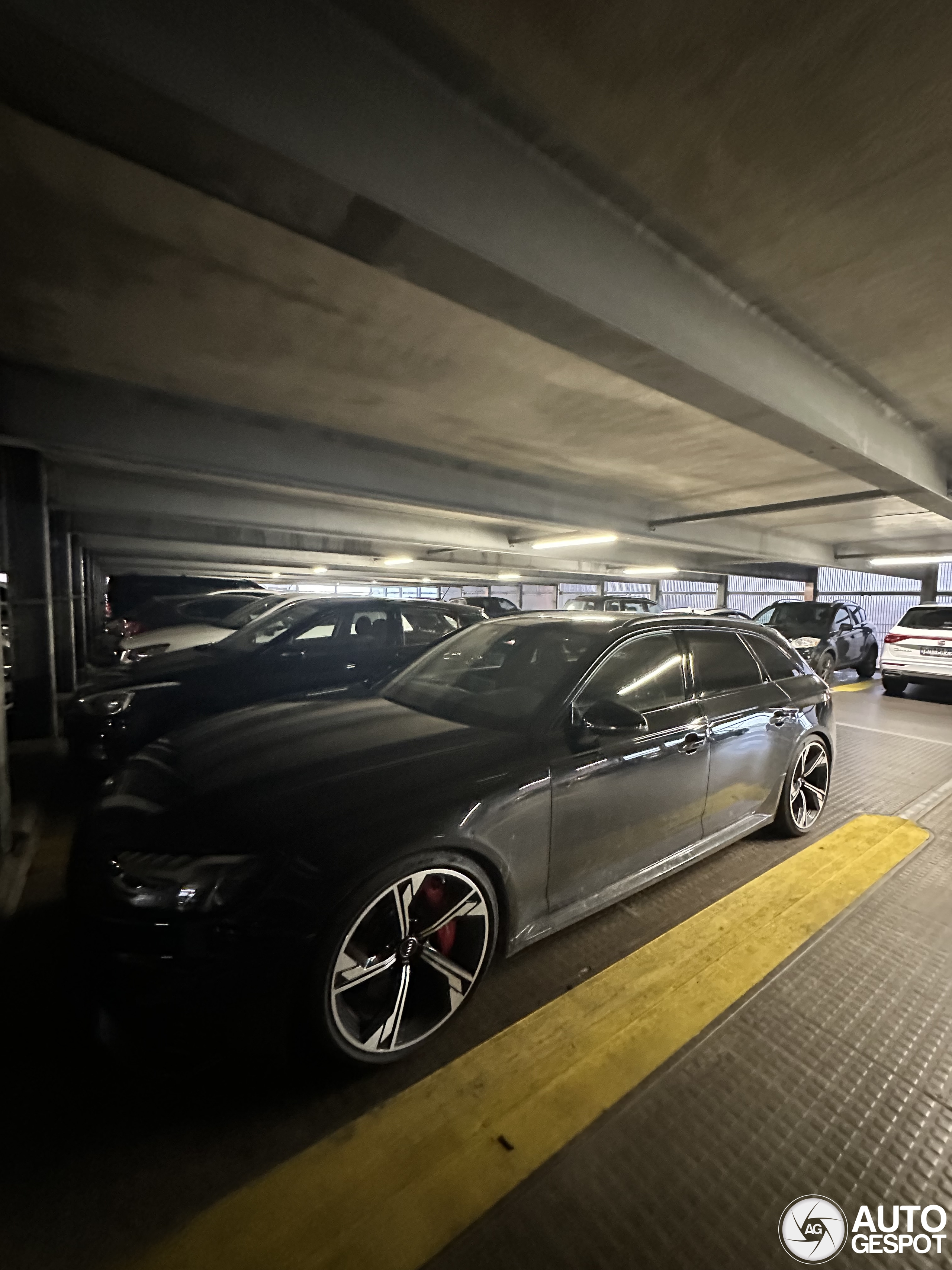 Audi RS4 Avant B9