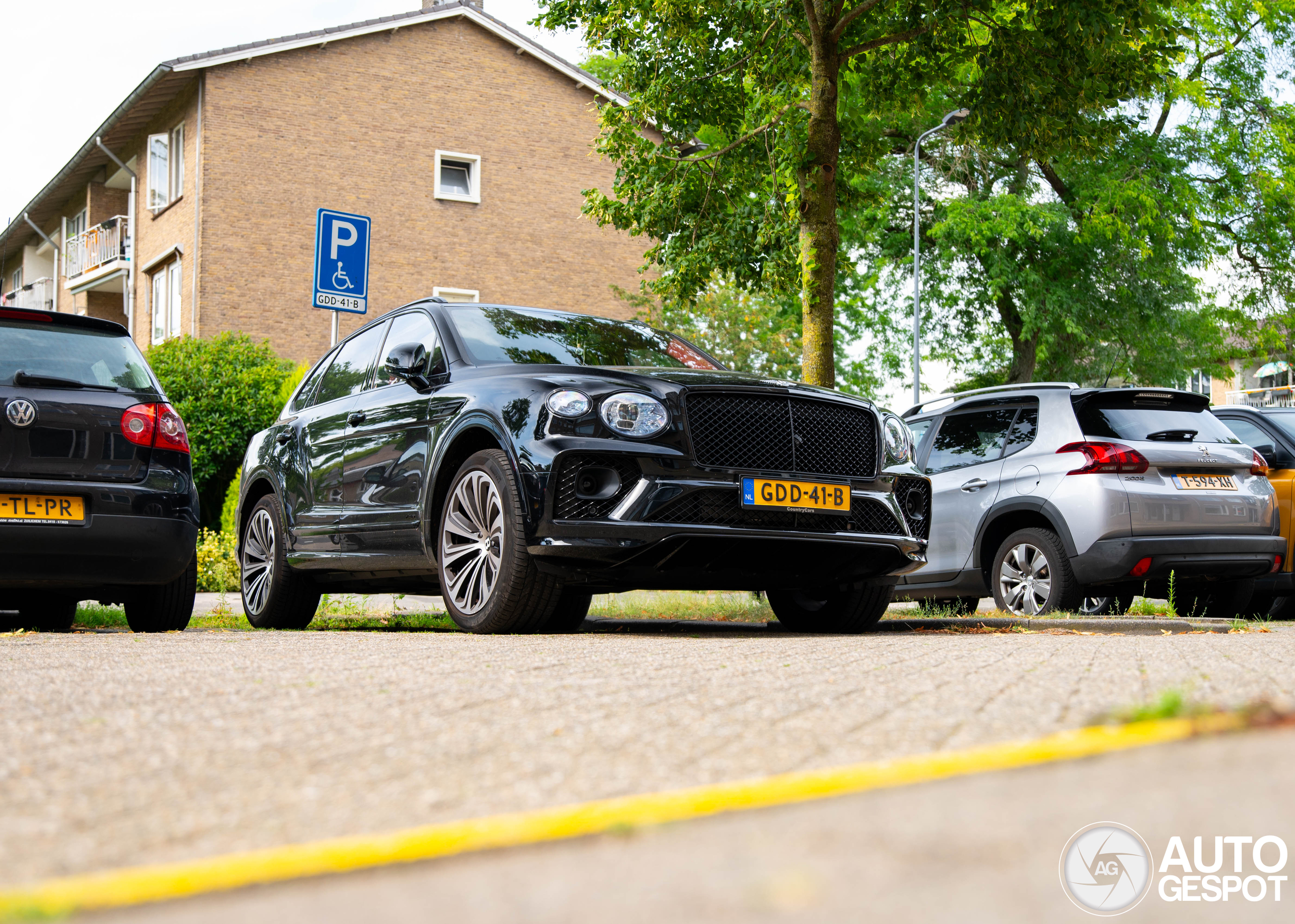 Bentley Bentayga Azure