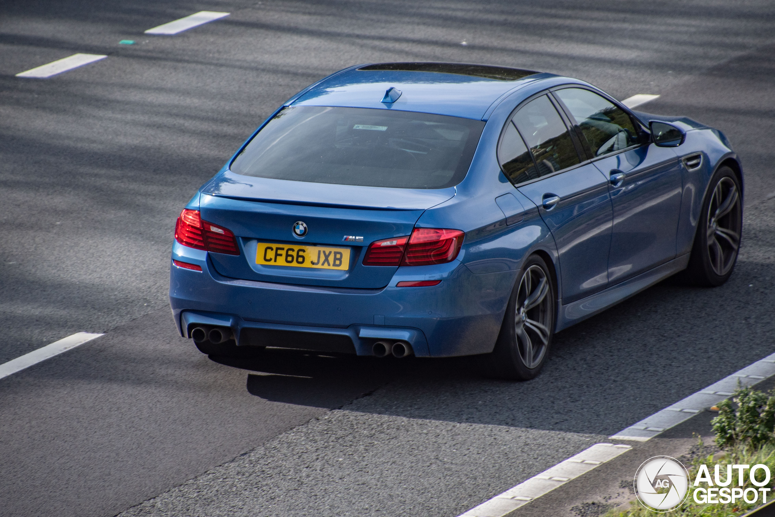 BMW M5 F10 2011