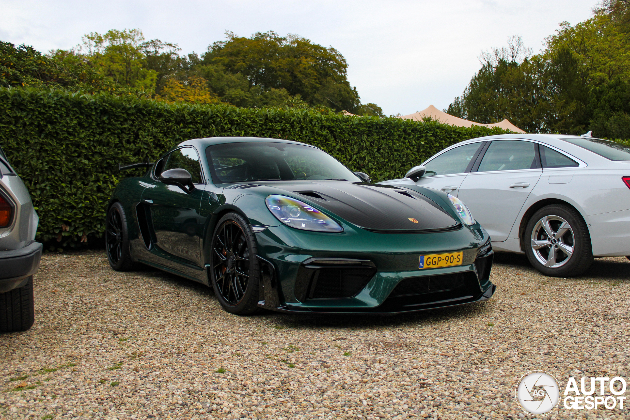 Porsche 718 Cayman GT4 RS Weissach Package