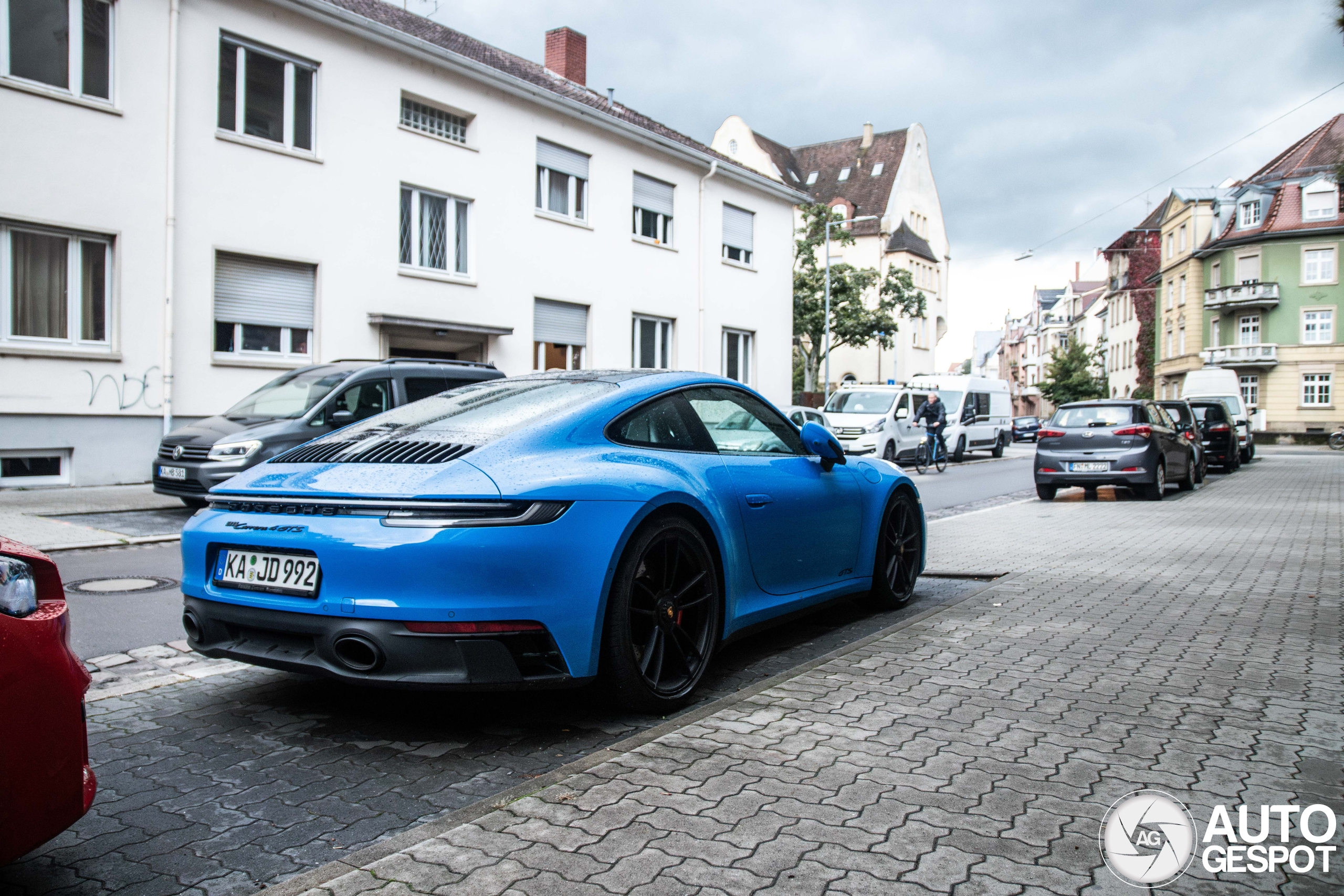 Porsche 992 Carrera 4 GTS