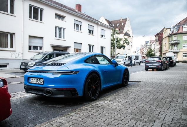 Porsche 992 Carrera 4 GTS