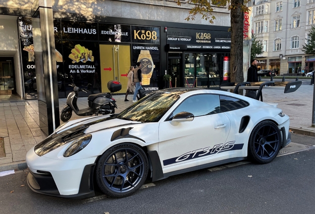 Porsche 992 GT3 RS Weissach Package