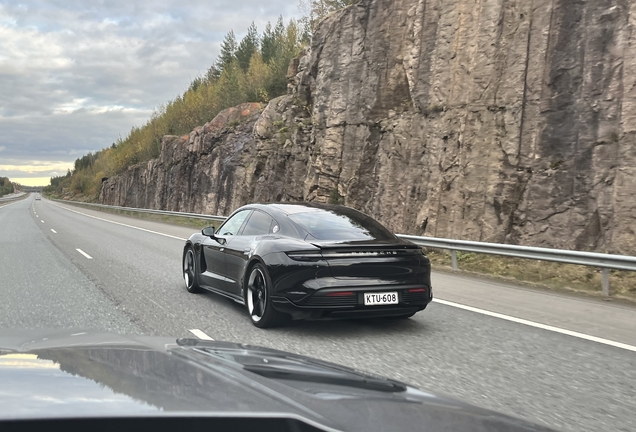 Porsche Taycan Turbo