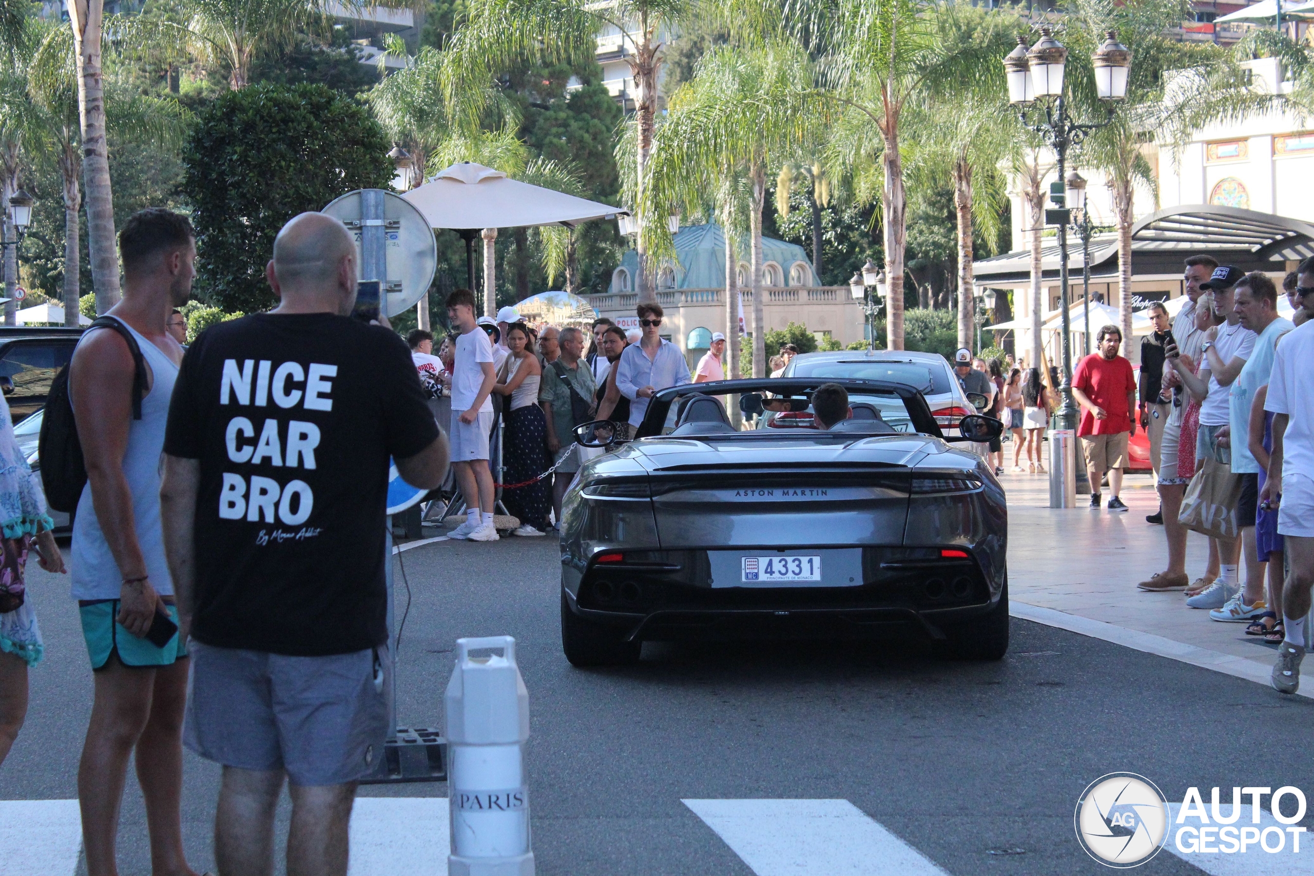 Aston Martin DBS Superleggera Volante