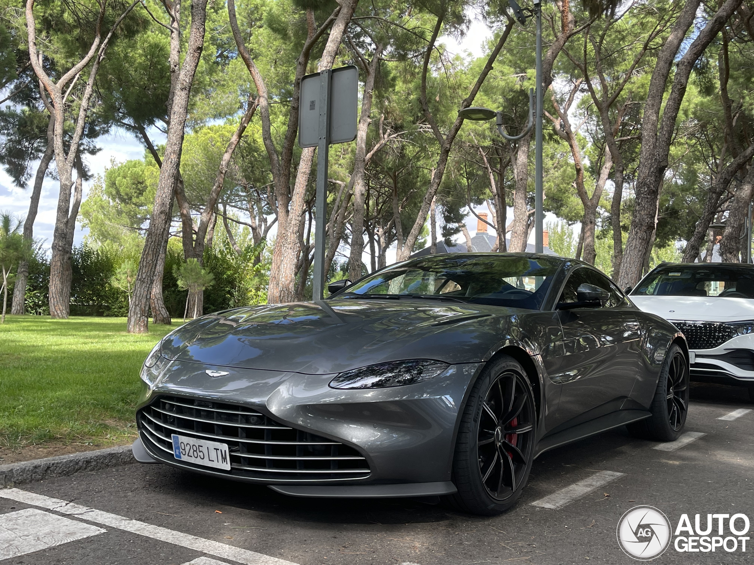 Aston Martin V8 Vantage 2018