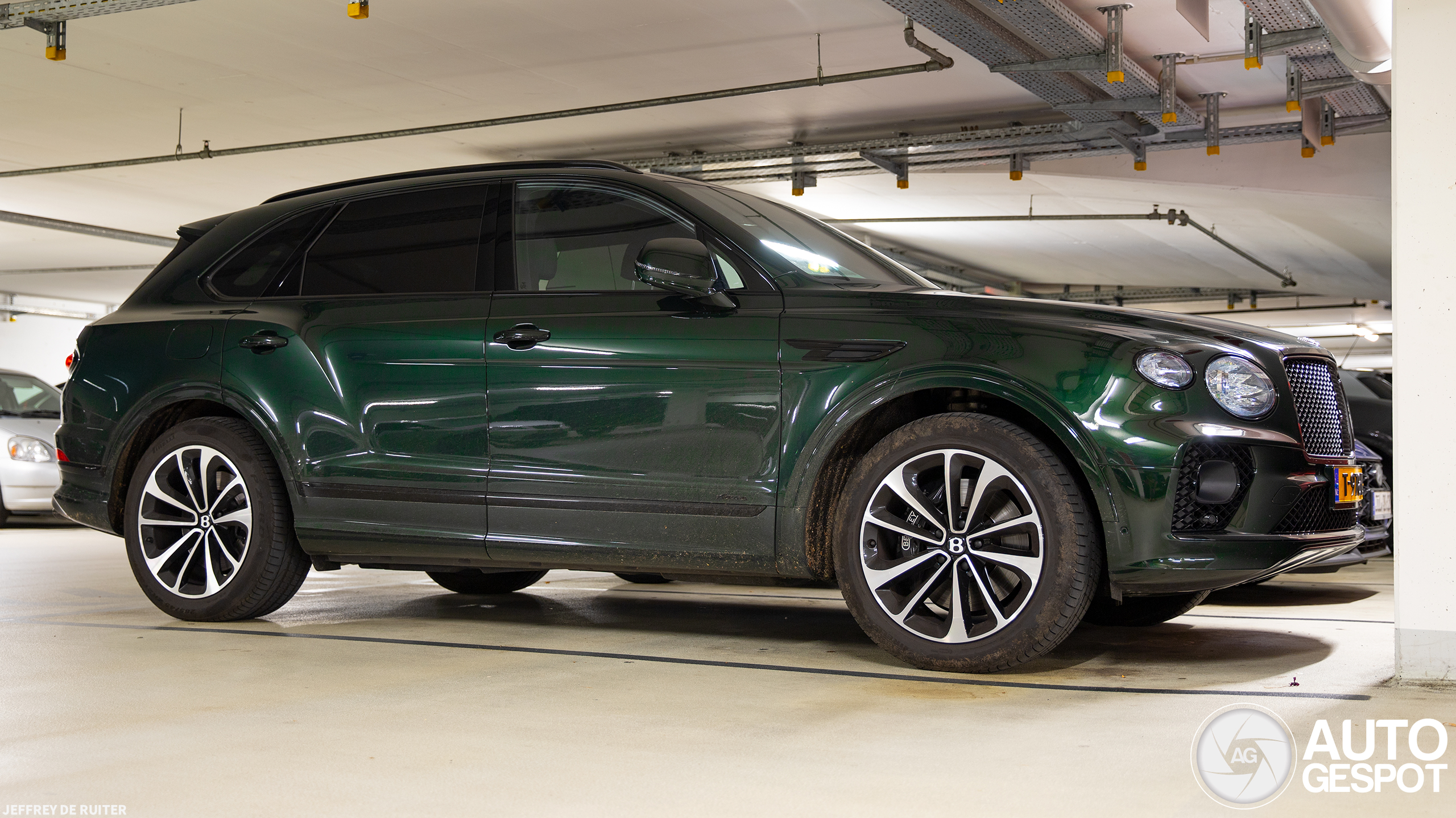 Bentley Bentayga Hybrid Azure