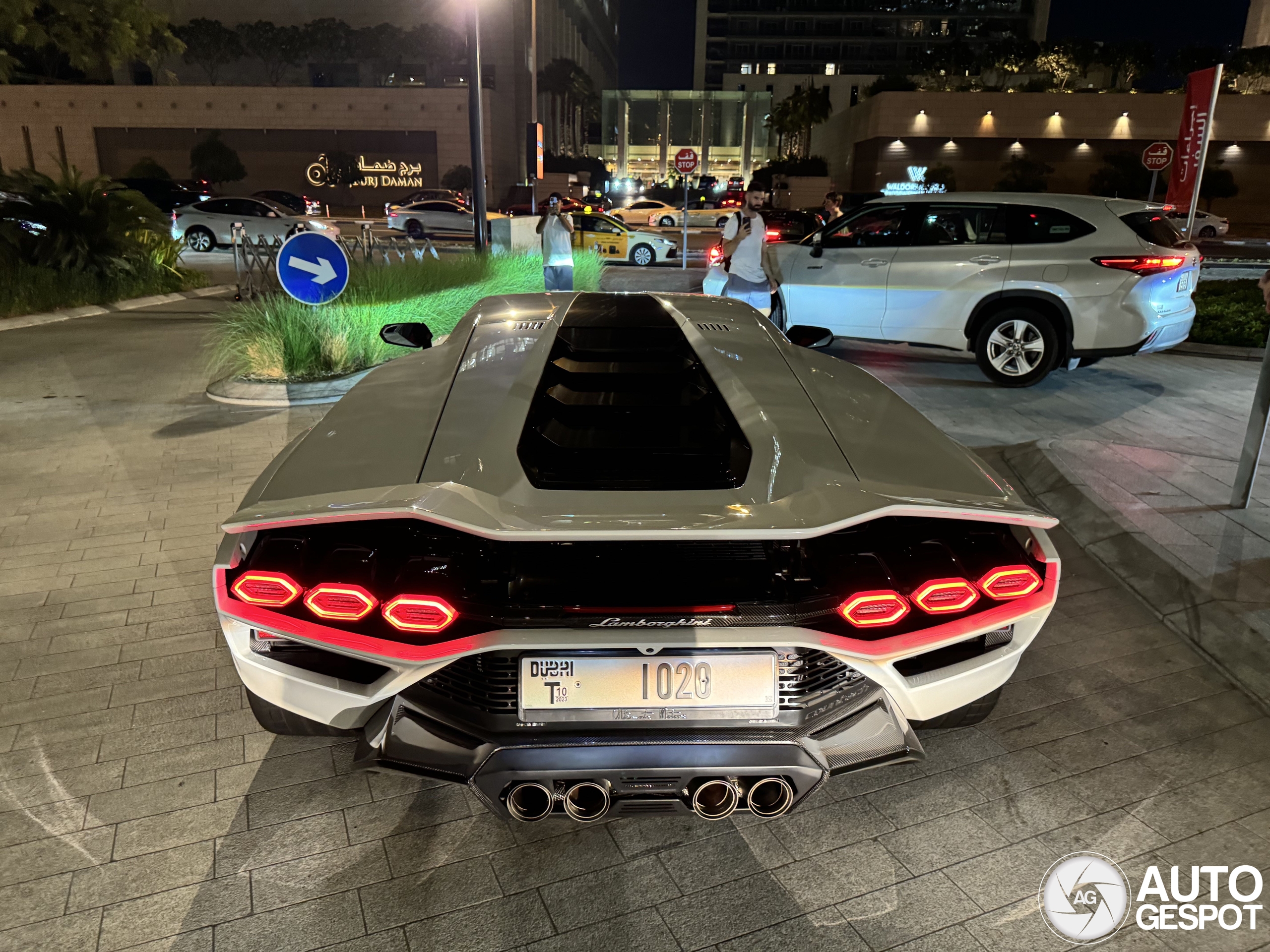 Terug in Dubai: Lamborghini Countach LPI 800-4