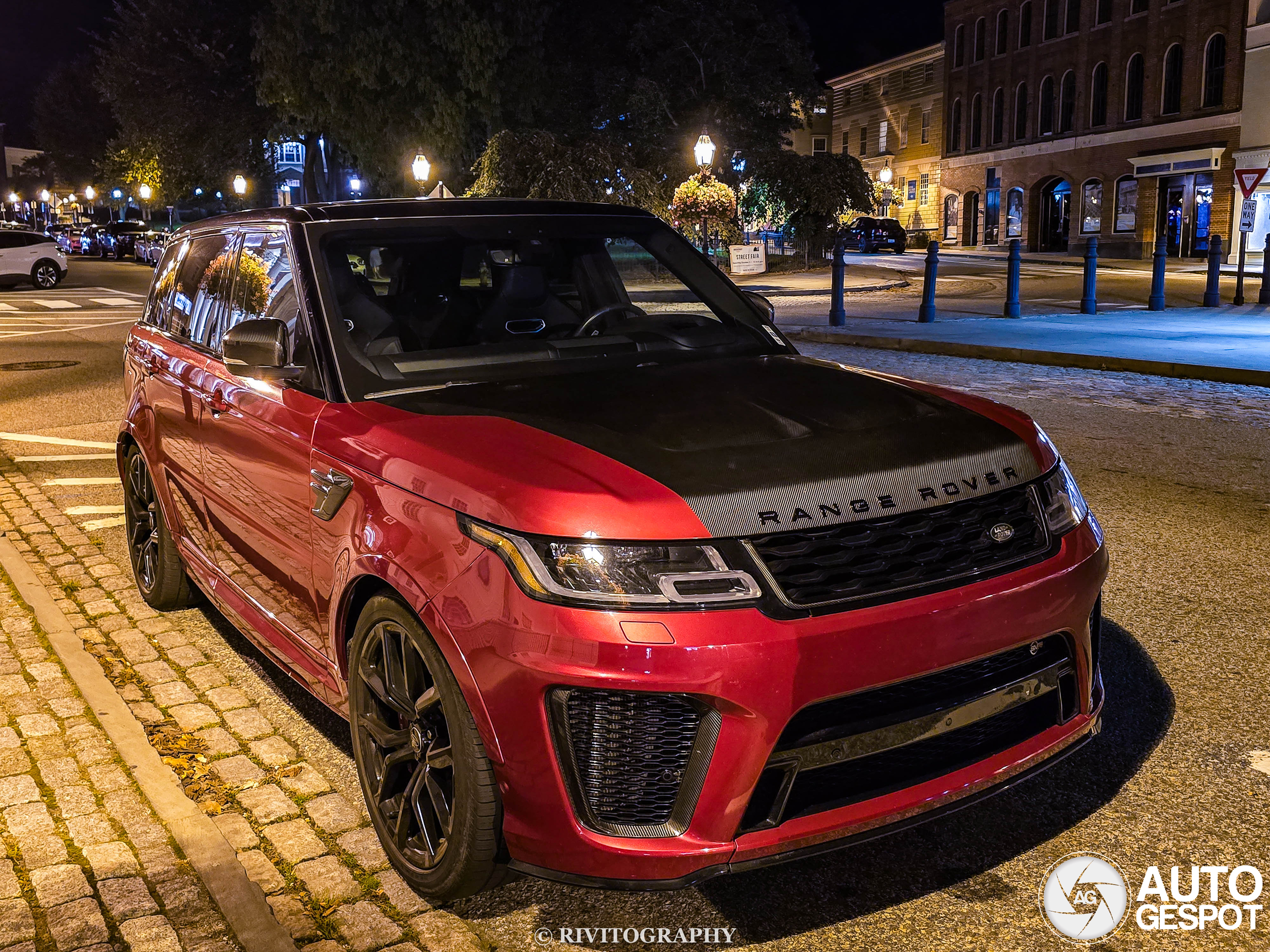 Land Rover Range Rover Sport SVR Carbon Edition