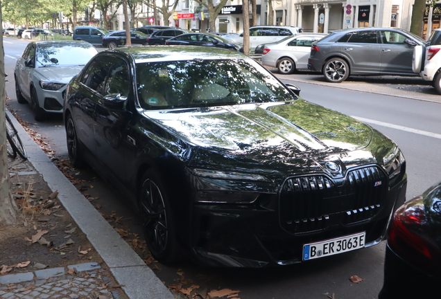 BMW M760e xDrive