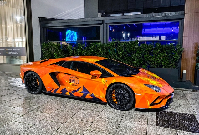 Lamborghini Aventador S LP740-4