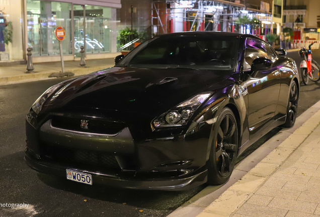 Nissan GT-R