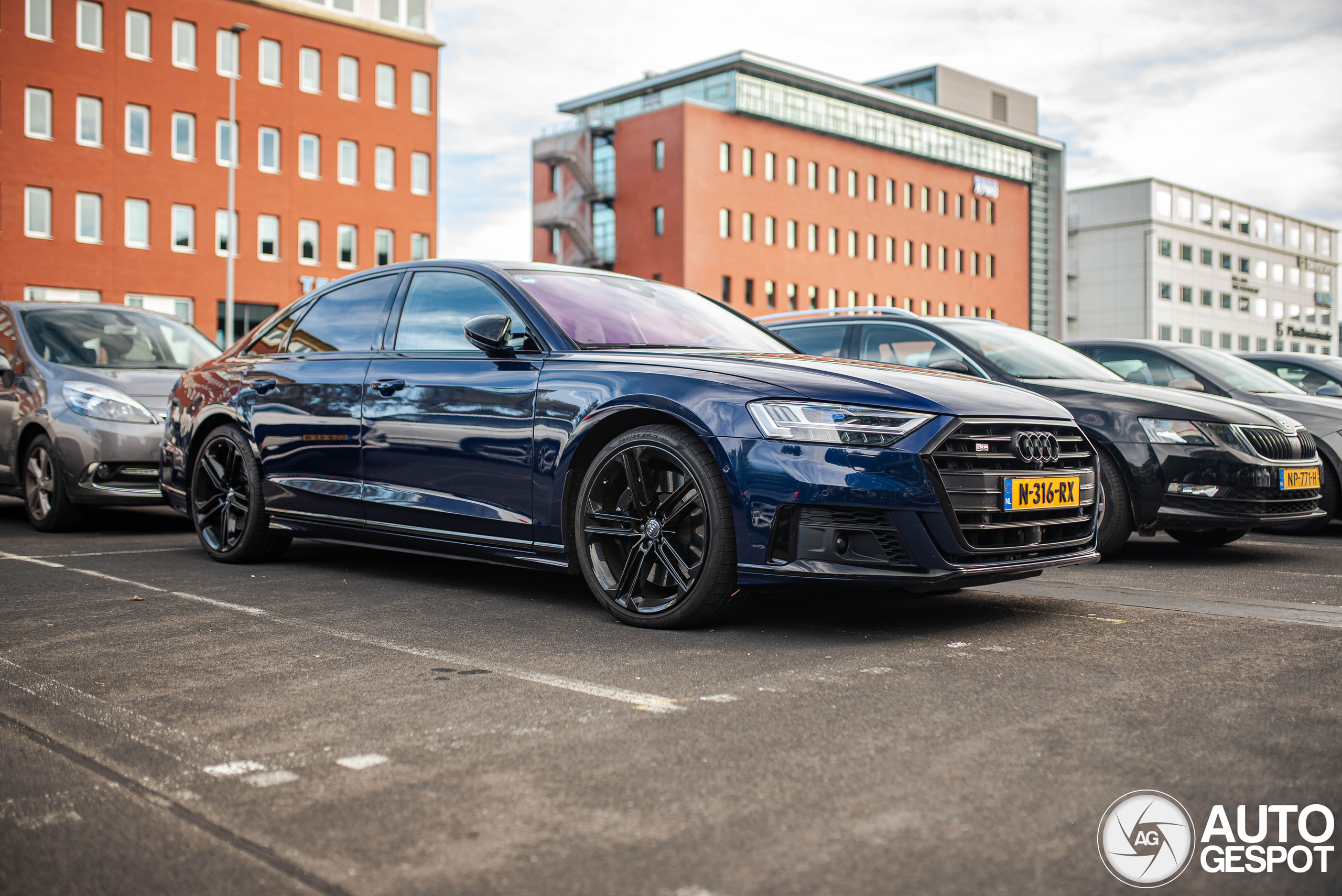 Audi S8 D5