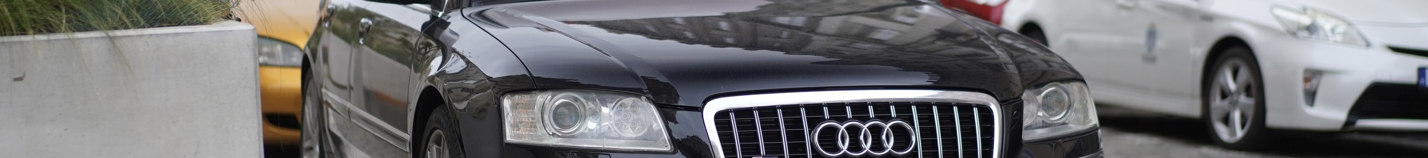 Audi S8 D3