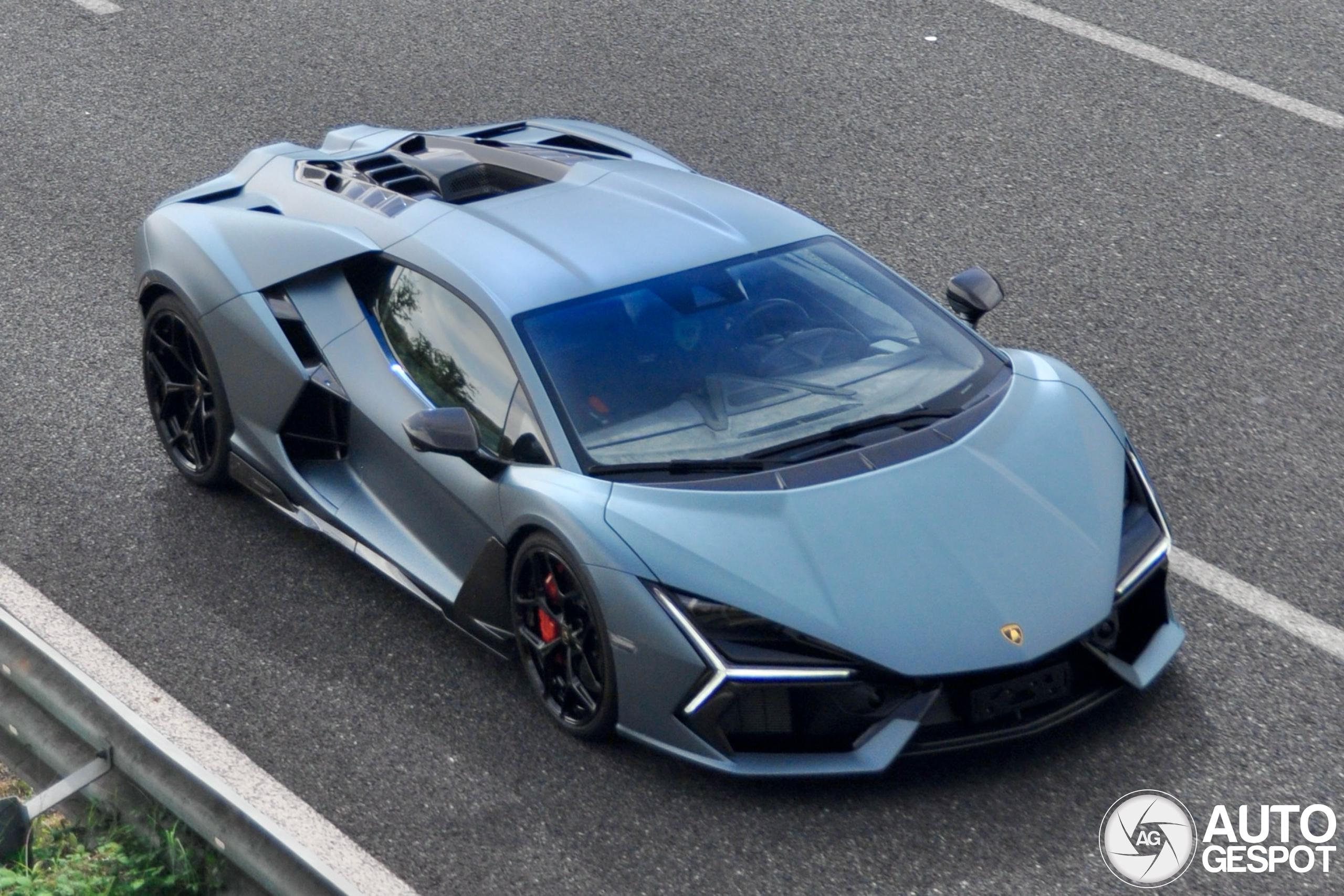 Lamborghini Revuelto