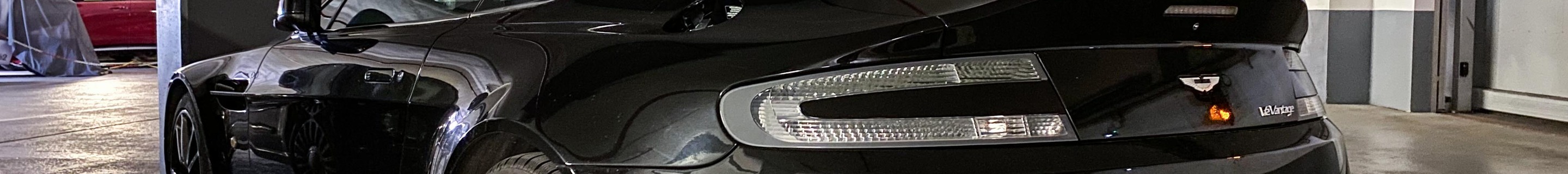 Aston Martin V12 Vantage