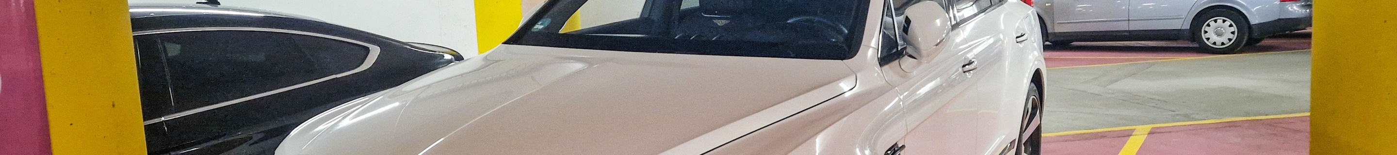 Bentley Bentayga Hybrid