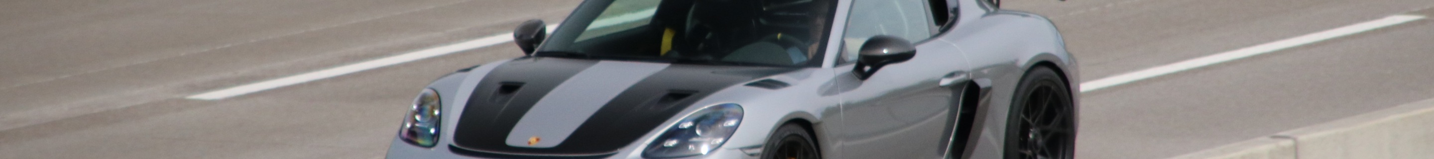 Porsche 718 Cayman GT4 RS Weissach Package