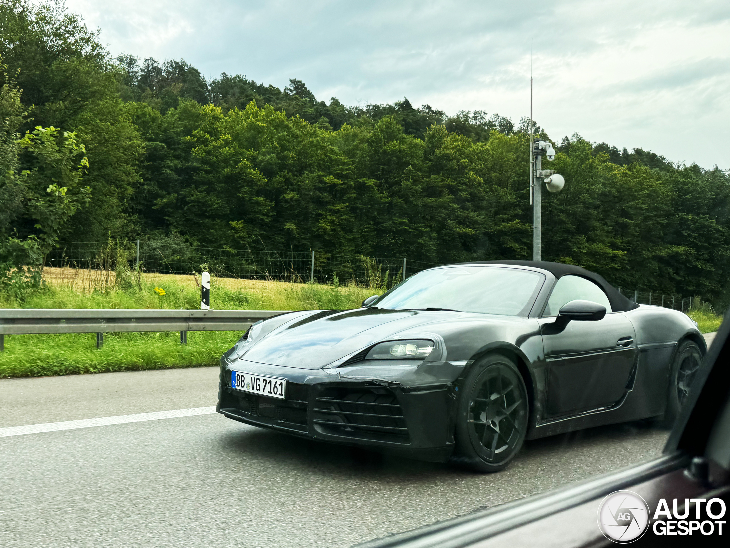 Porsche 718 Boxster EV 2025