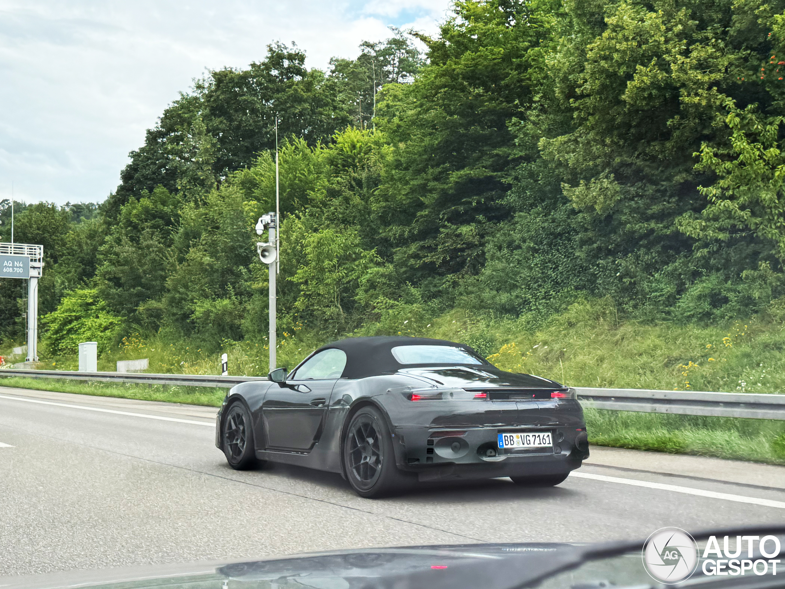 Porsche 718 Boxster EV 2025