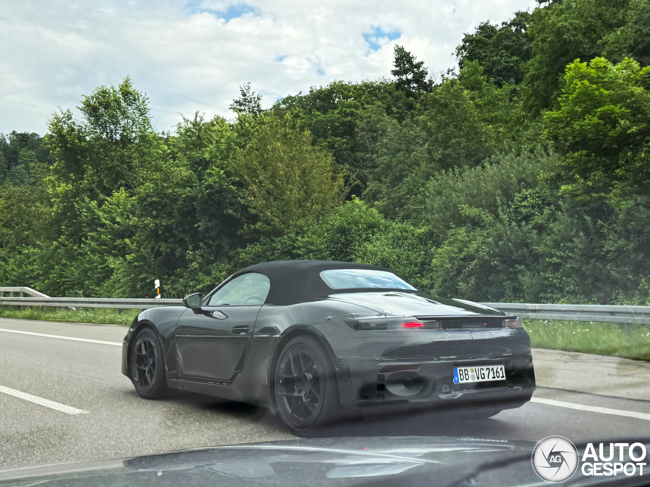 Porsche 718 Boxster EV 2025