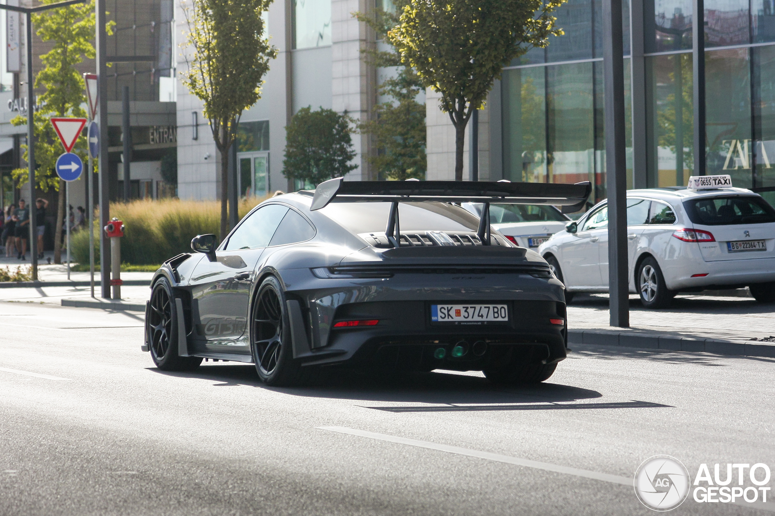 Porsche 992 GT3 RS MkI Weissach Package