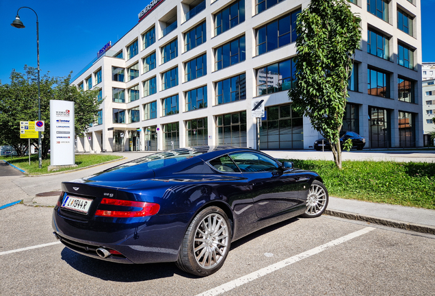 Aston Martin DB9