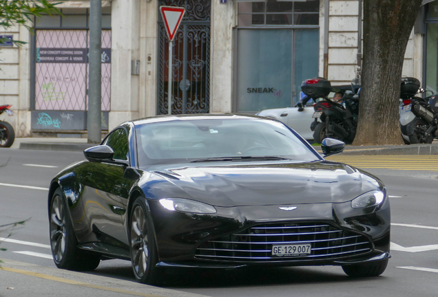 Aston Martin V8 Vantage 2018