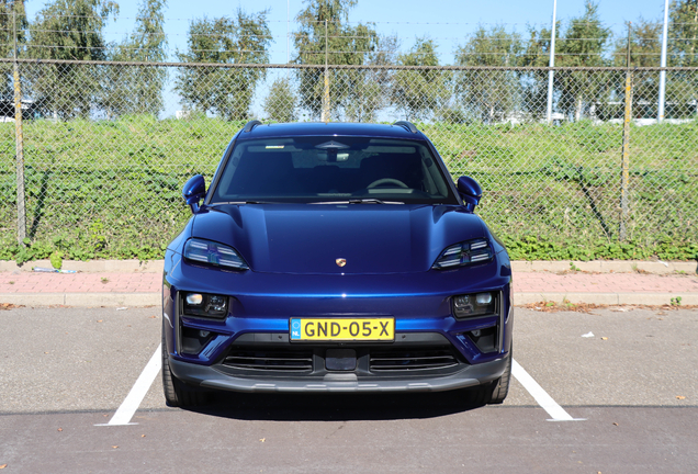 Porsche Macan EV Turbo