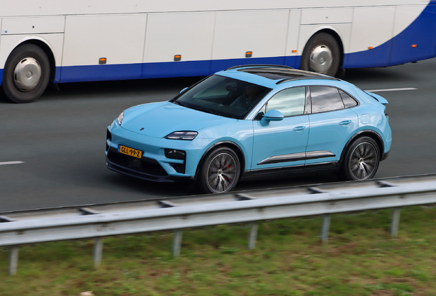 Porsche Macan EV Turbo