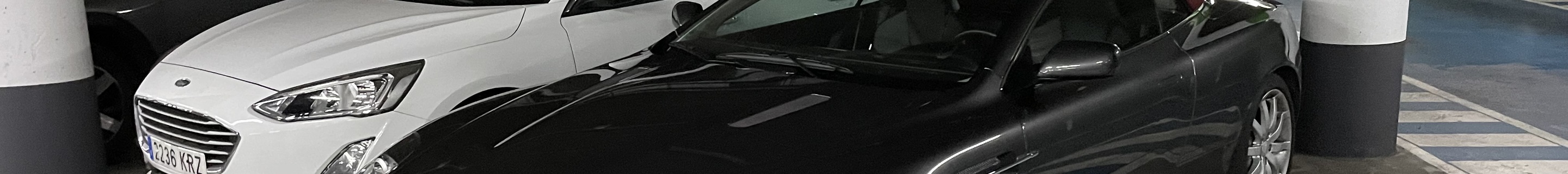 Aston Martin DB9 Volante