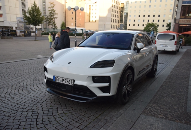 Porsche Macan EV Turbo